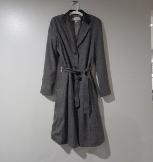 Wool-Blend Houndstooth Trench Coat with Belt - Gray